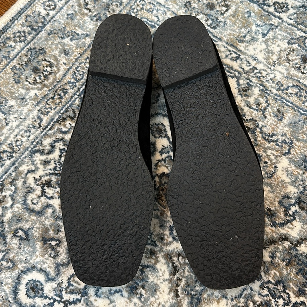 Beverly Feldman black loafers with gold-tone frog pendant - Picture 2 of 4
